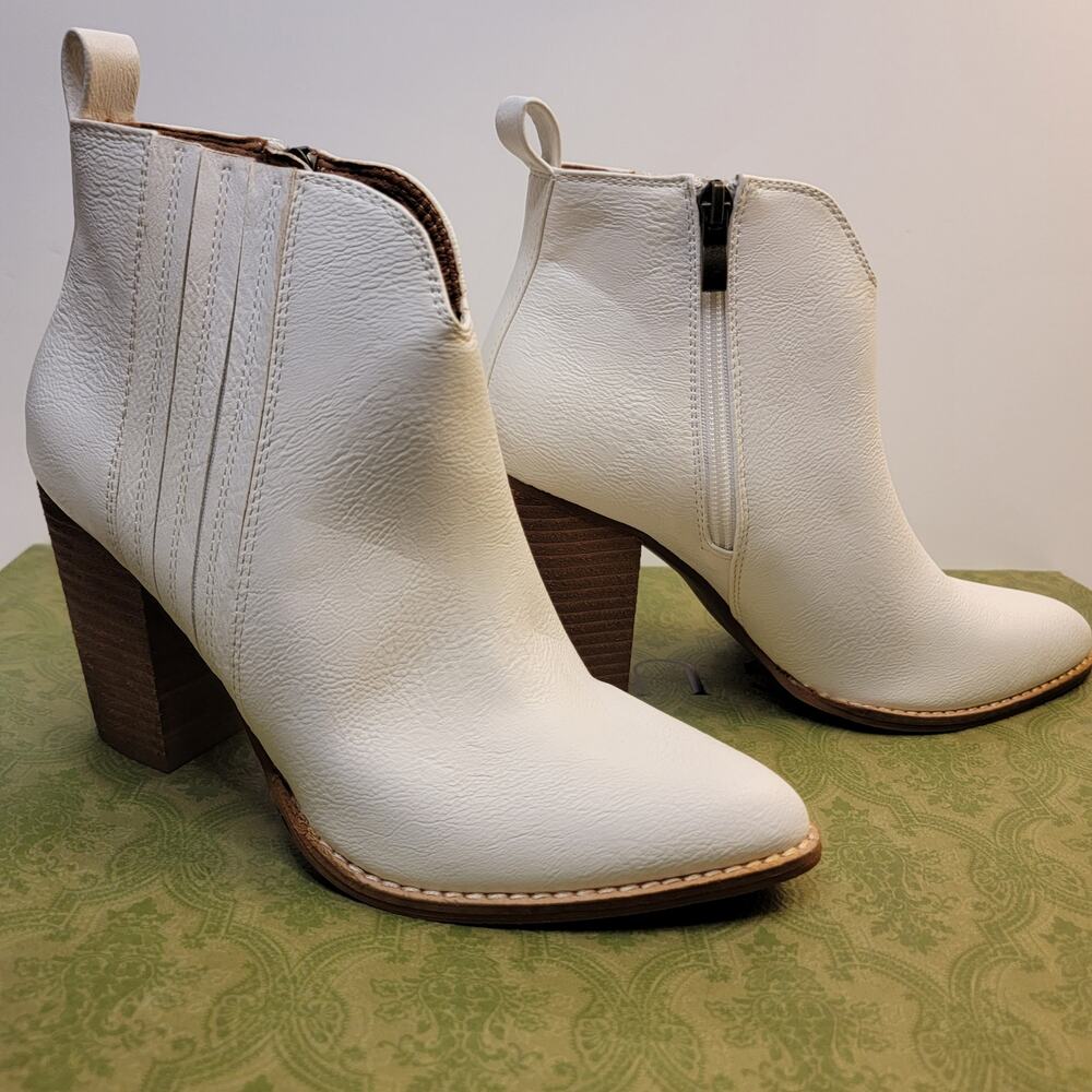 Beast Ankle Boots 7.5 White Heel Zip Western Cowgirl